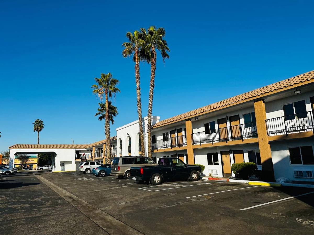 Casa Blanca Express & Suites Cypress Buena Park - Anaheim Area Экстерьер фото